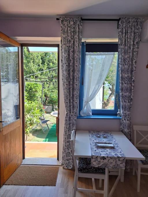 Studio With Garden Near The Sea كوبر المظهر الخارجي الصورة